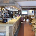 Logis Restaurant U'fredy 拉克吕萨