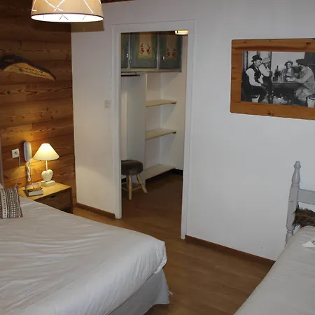 فندق Logis Restaurant U'fredy 2*
