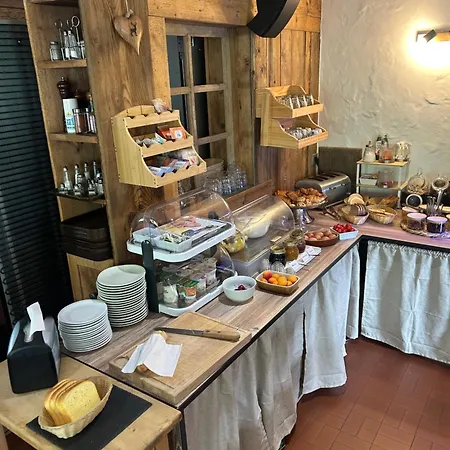 Logis Restaurant U'fredy لا كلوساز