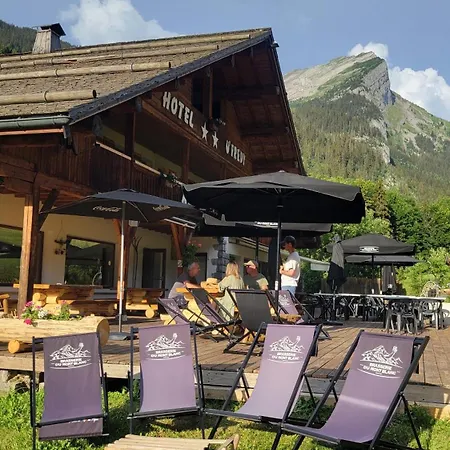 Logis Restaurant U'fredy فندق لا كلوساز