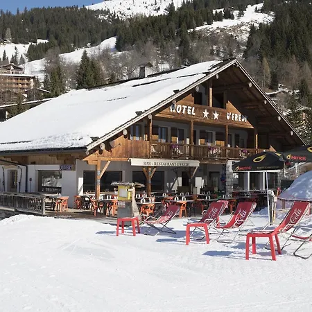 فندق Logis Restaurant U'fredy لا كلوساز